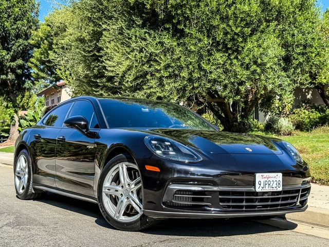 Used 2018 Porsche Panamera 4 image 1