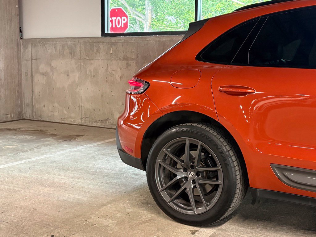 Used 2023 Porsche Macan Turbo AWD/4WD image 10