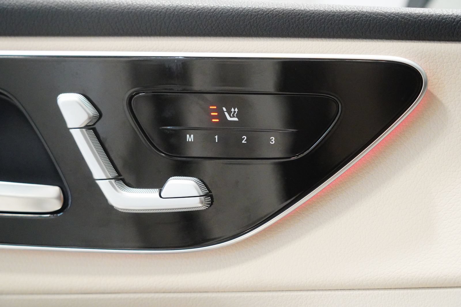 Used 2026 Mercedes-Benz GLC 300 4MATIC image 25