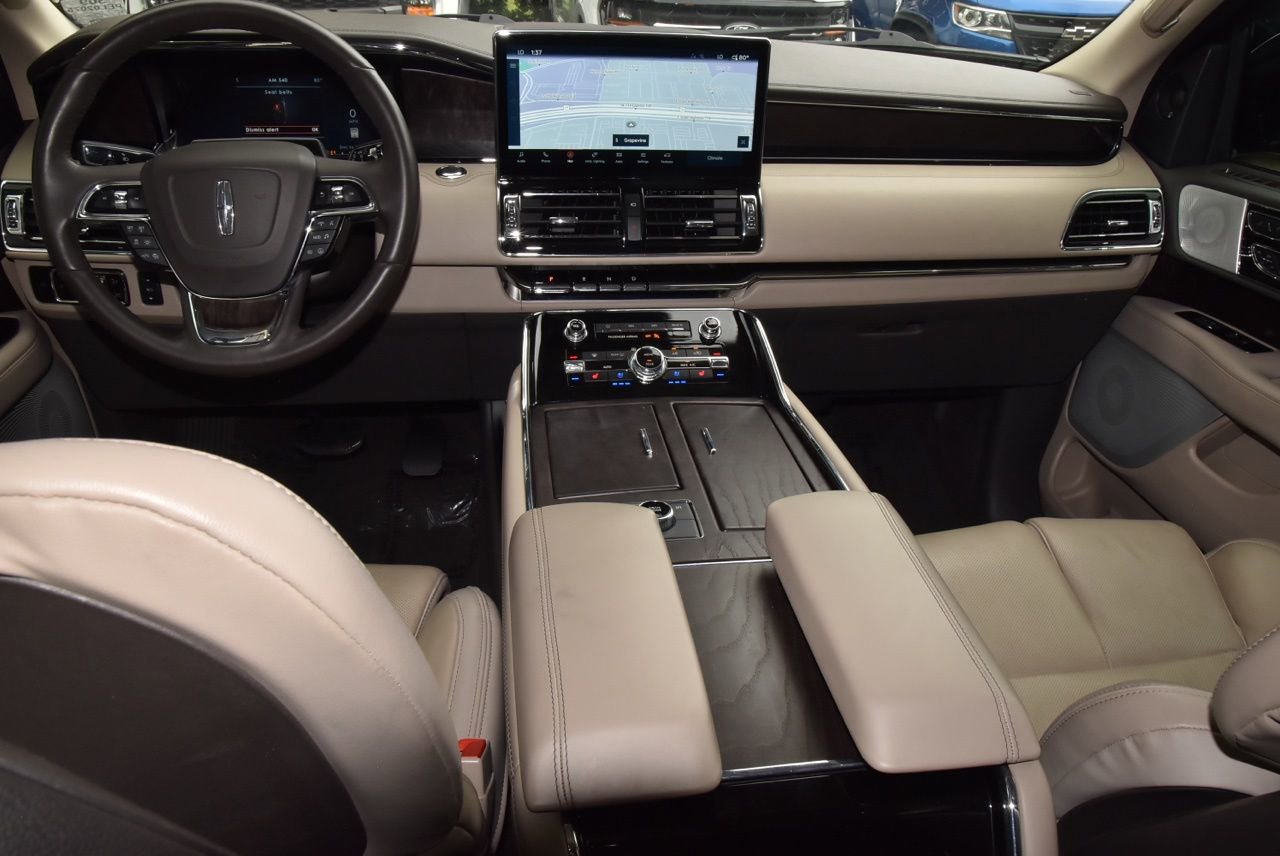Used 2024 Lincoln Navigator Reserve AWD/4WD image 15
