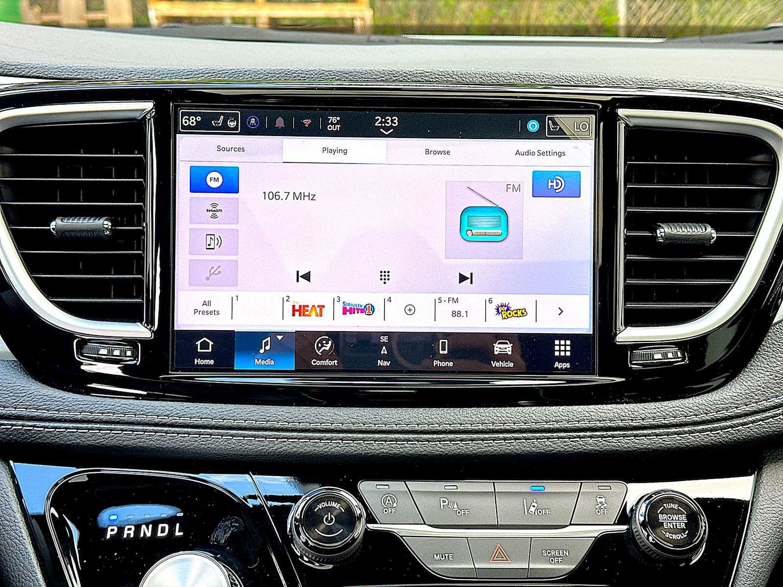 New 2026 Chrysler Pacifica Limited w/ Trailer Tow Group image 12