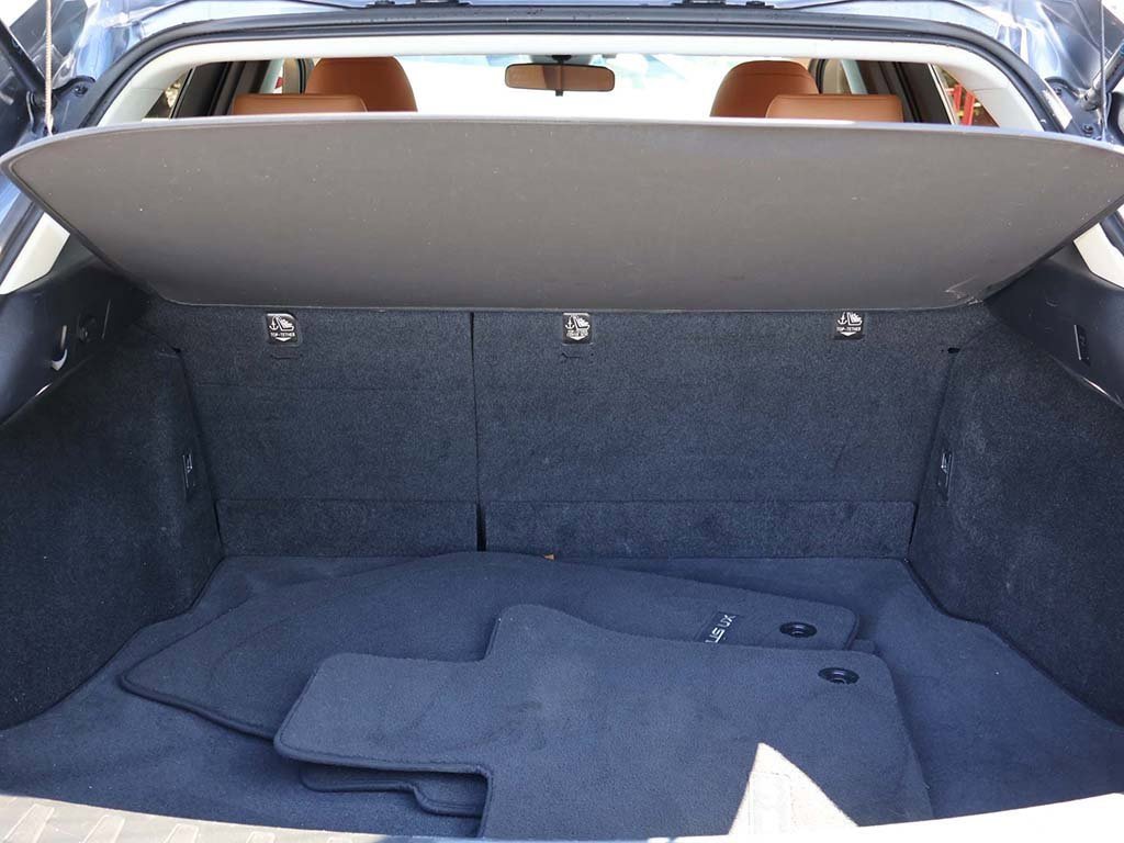 Used 2019 Lexus UX 200 image 19