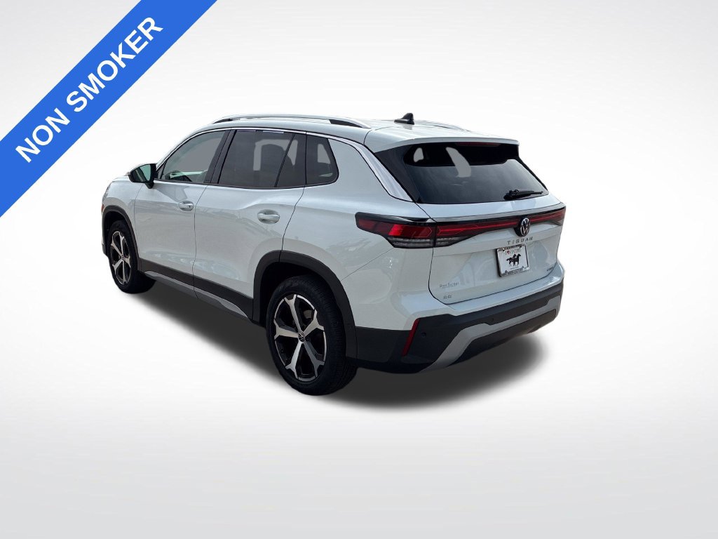 Used 2025 Volkswagen Tiguan SE AWD/4WD image 5