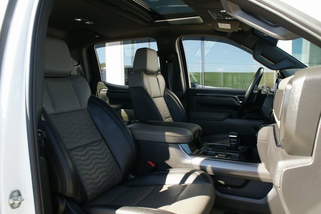 Used 2023 Chevrolet Silverado 1500 ZR2 w/ Technology Package image 40