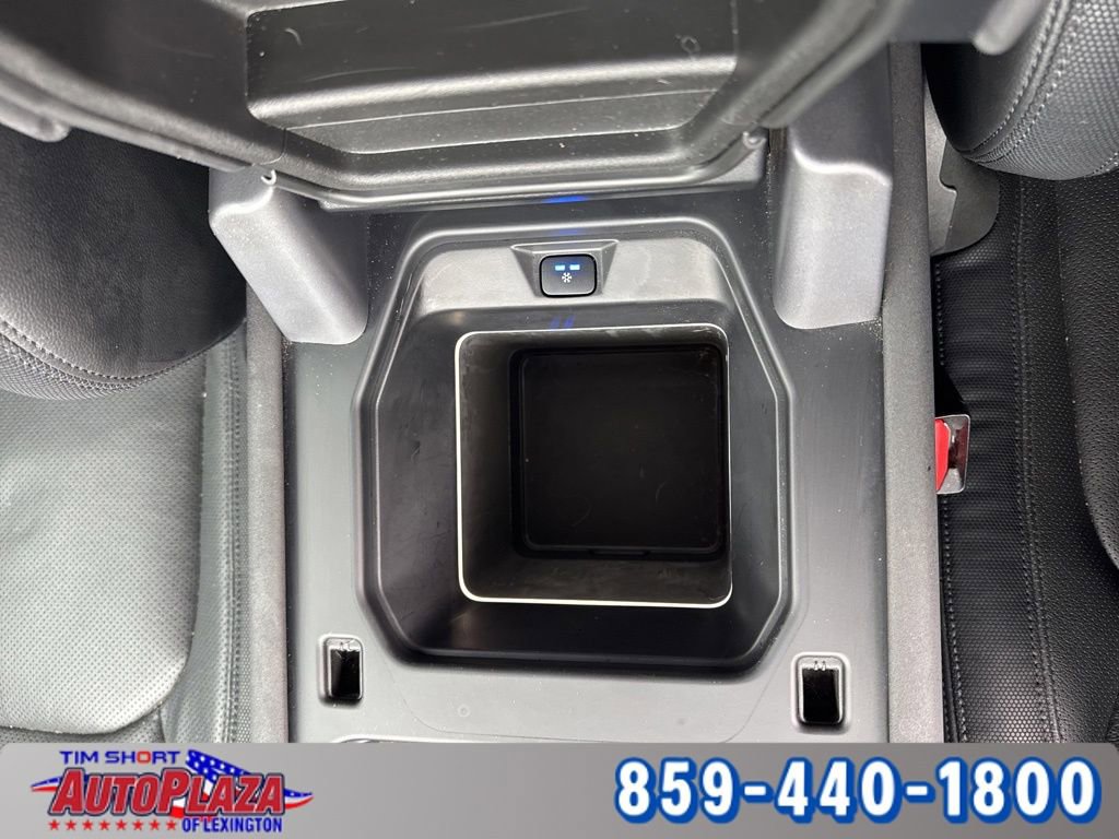 Used 2023 Land Rover Defender 110 X-Dynamic SE image 38