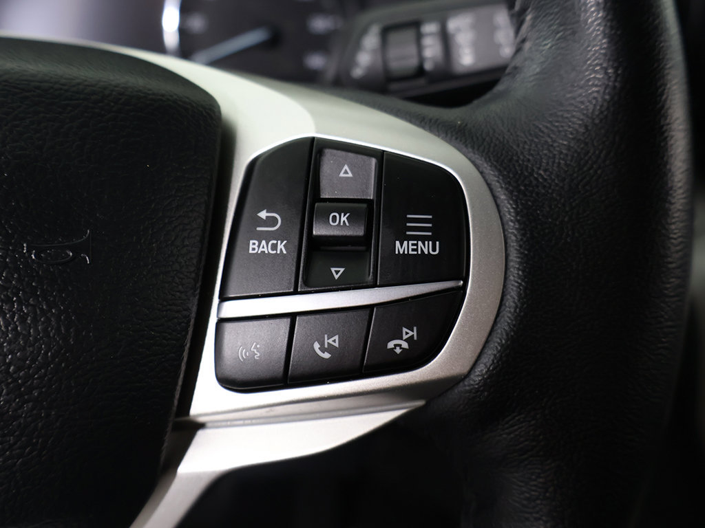 Used 2023 Ford Explorer XLT AWD/4WD image 45