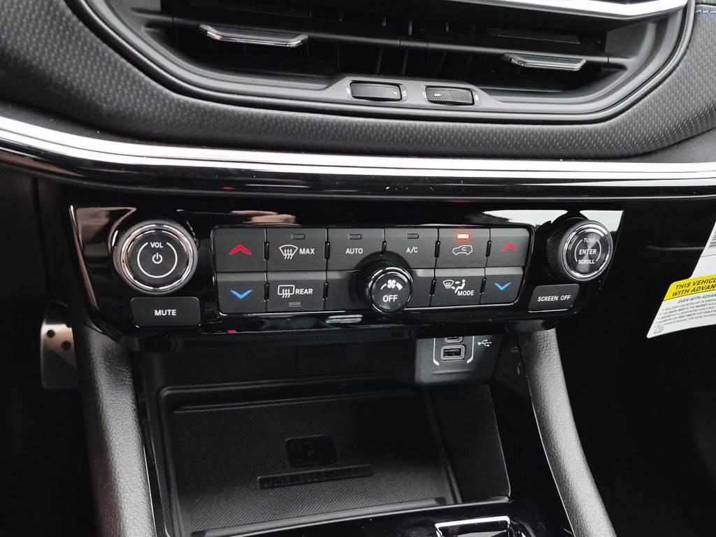 New 2026 Jeep Compass Latitude image 24