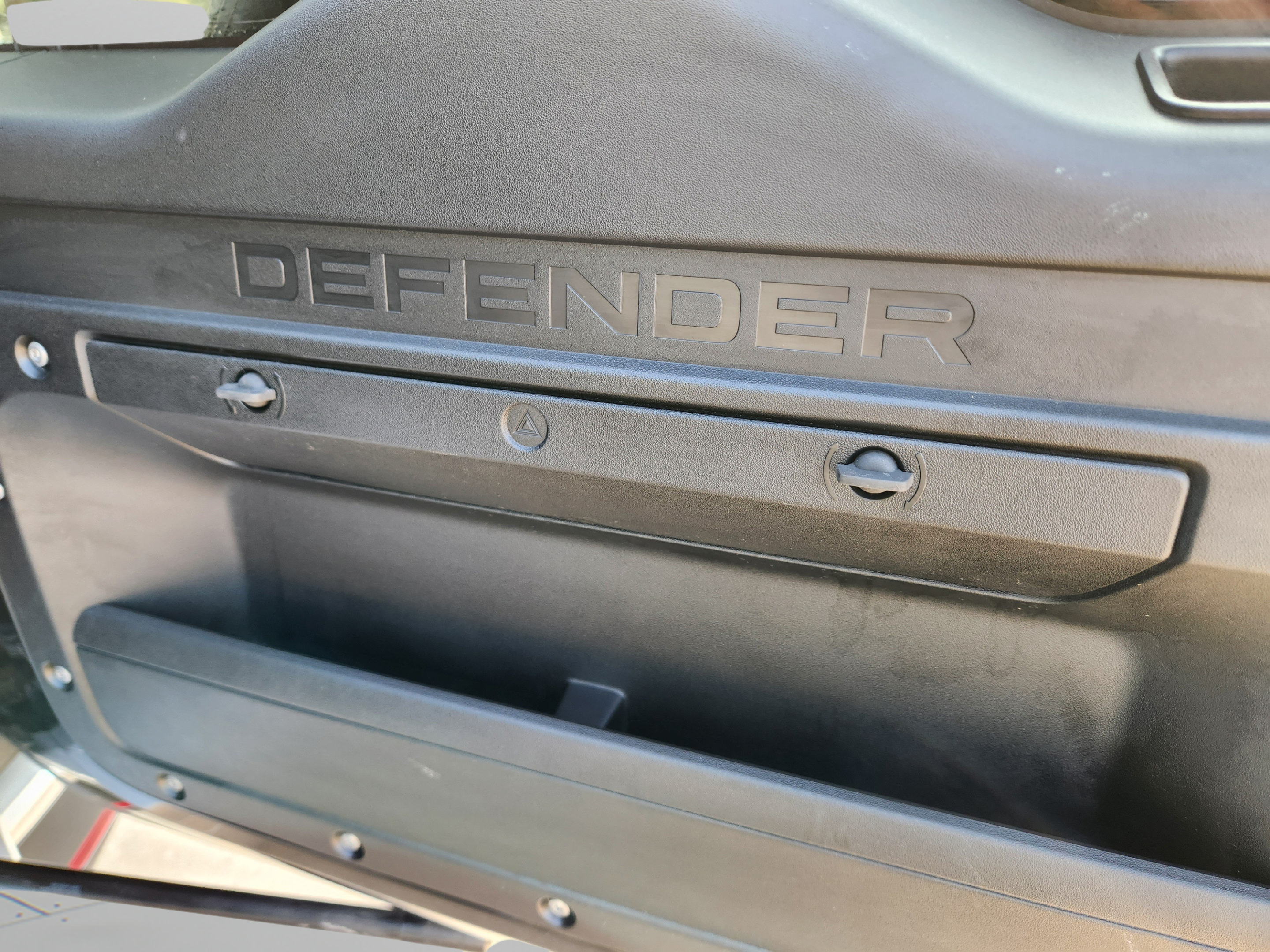 Used 2020 Land Rover Defender 110 HSE AWD/4WD image 27