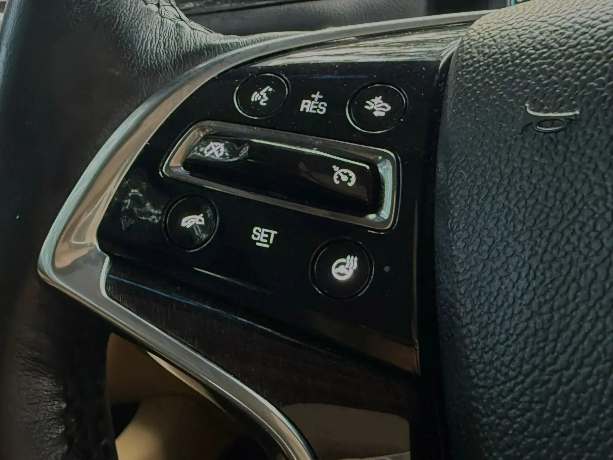 Used 2013 Cadillac XTS Premium FWD image 27