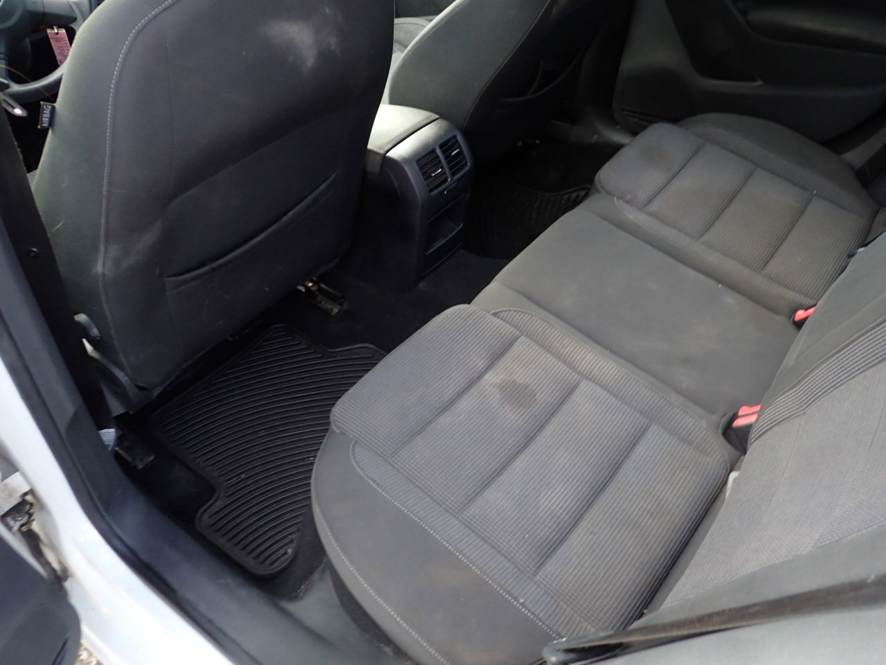 Used 2012 Volkswagen Golf 2.5L Conv & Sunroof 4 Door PZE image 21