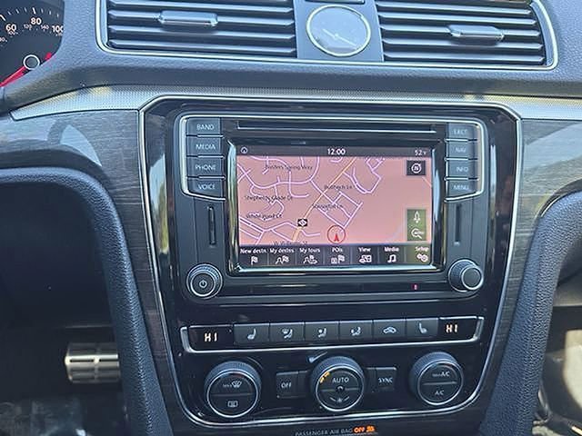 Used 2016 Volkswagen Passat 1.8T SEL Premium image 43