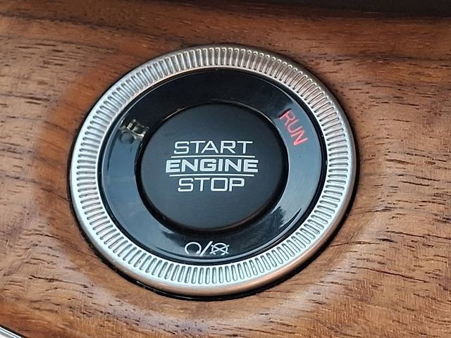 Used 2022 Jeep Grand Cherokee Summit AWD/4WD image 26