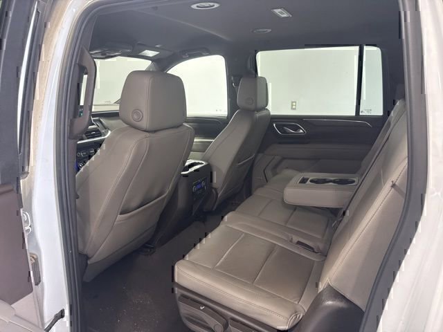 Used 2023 Chevrolet Suburban LT RWD image 17