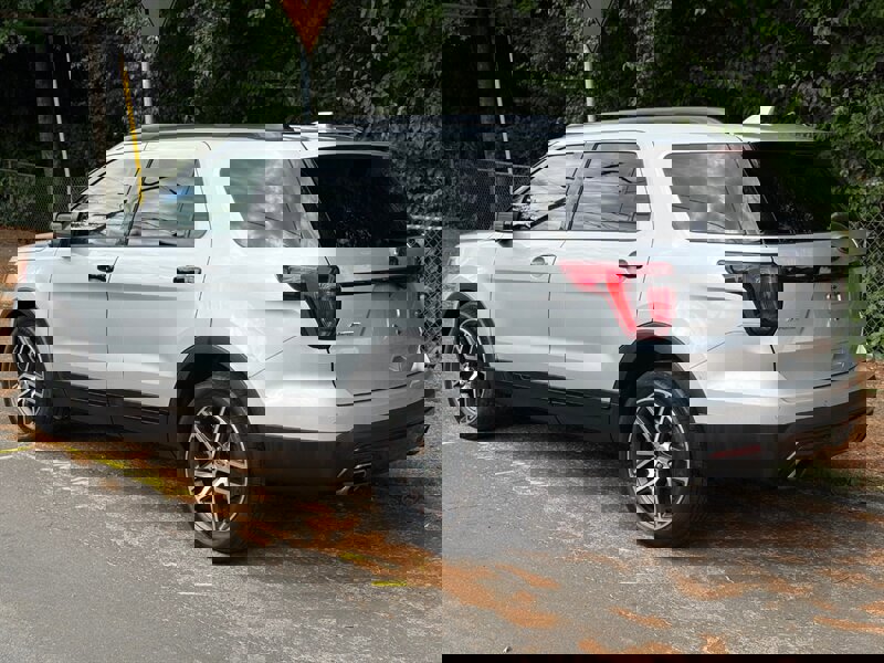 Used 2016 Ford Explorer Sport w/ Equipment Group 401A image 3