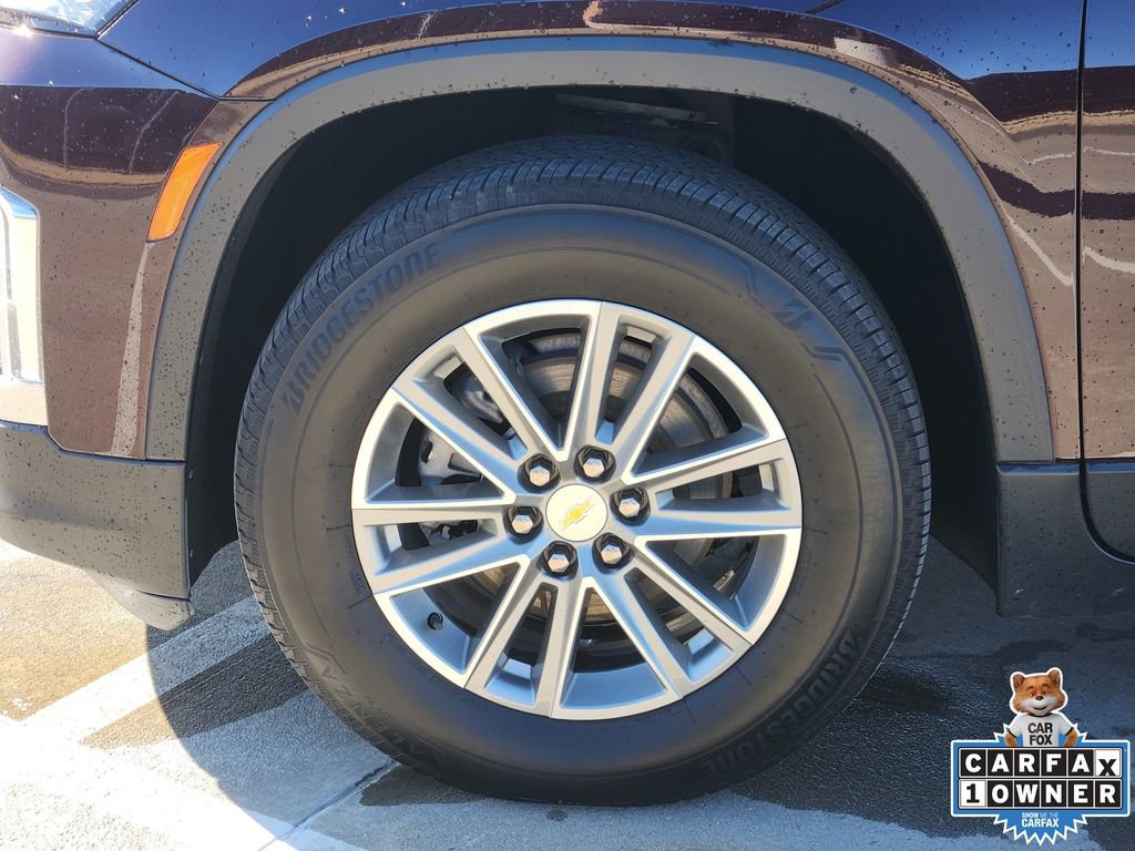 Used 2023 Chevrolet Traverse LT w/ Rear Camera Mirror Package image 15