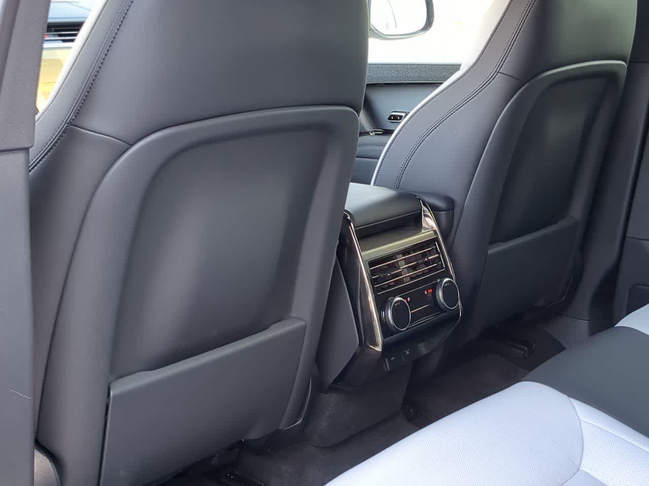 Used 2025 Land Rover Range Rover Sport Dynamic SE AWD/4WD image 17