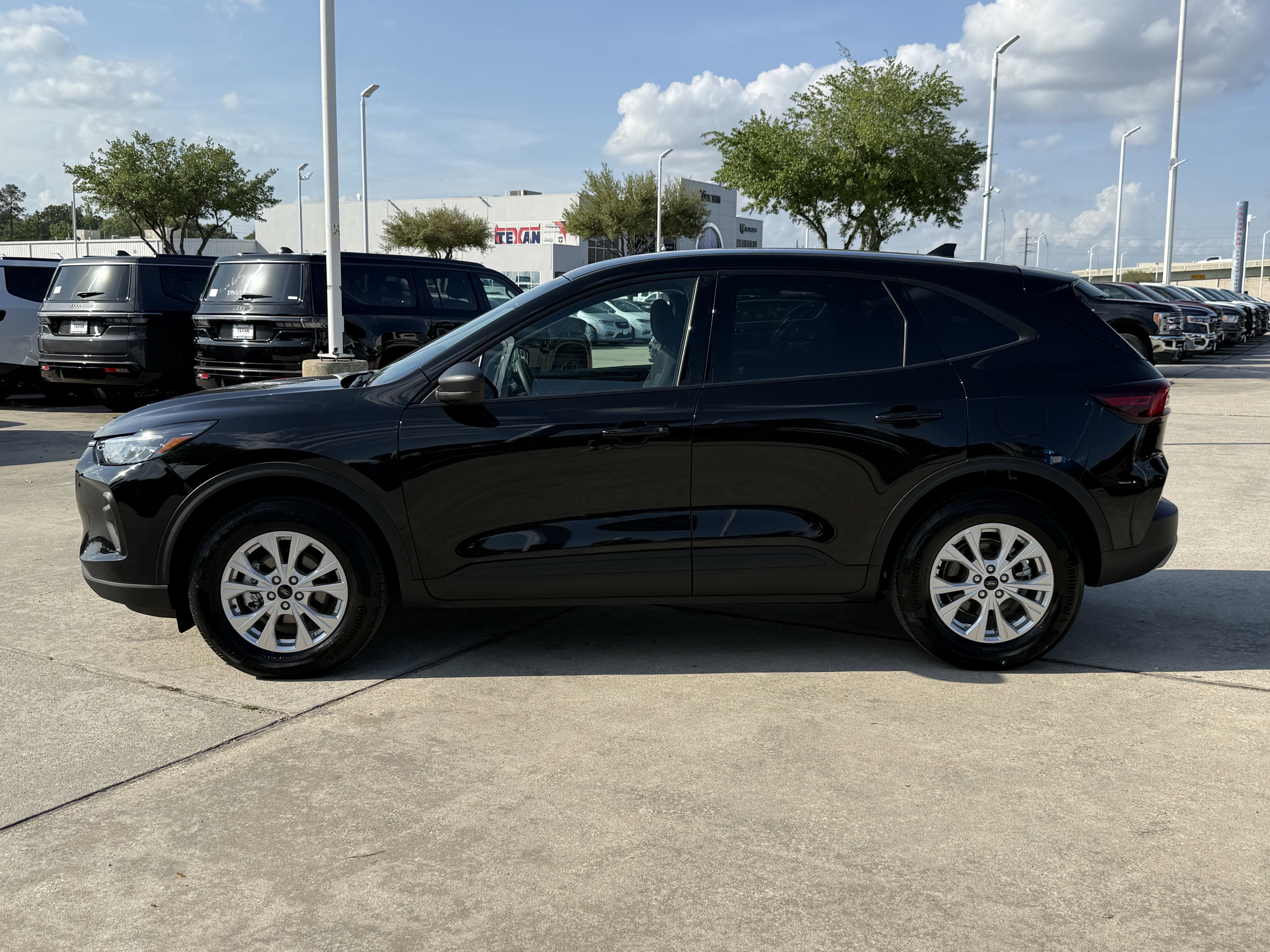 Used 2025 Ford Escape Active image 9