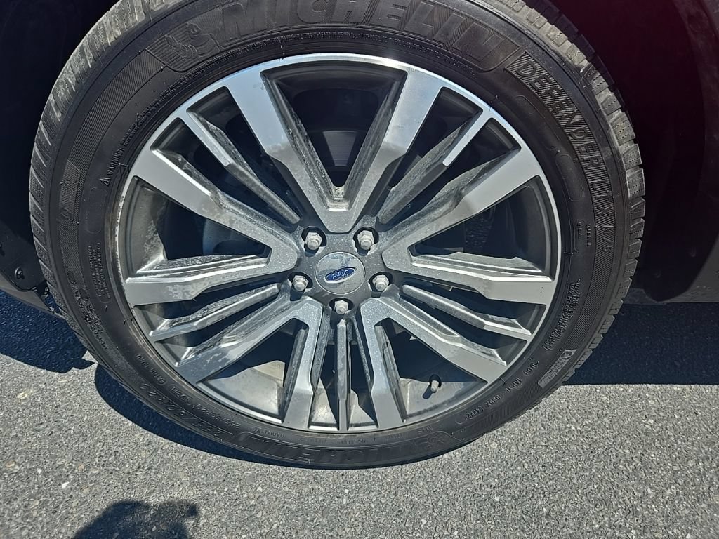 Used 2018 Ford Explorer Platinum AWD/4WD image 40