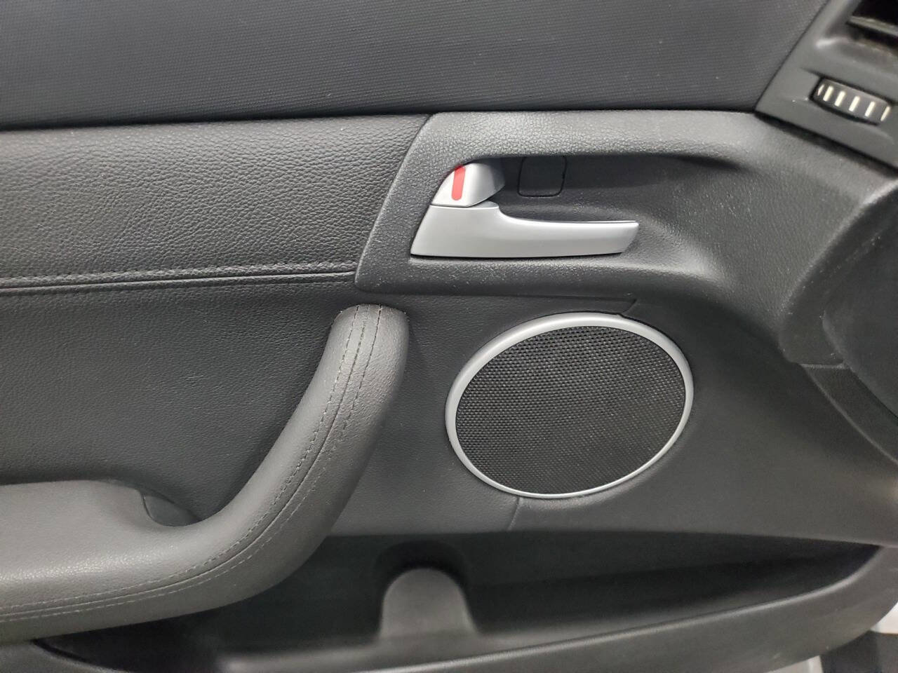 Used 2009 Pontiac G8 w/ Premium Package image 10