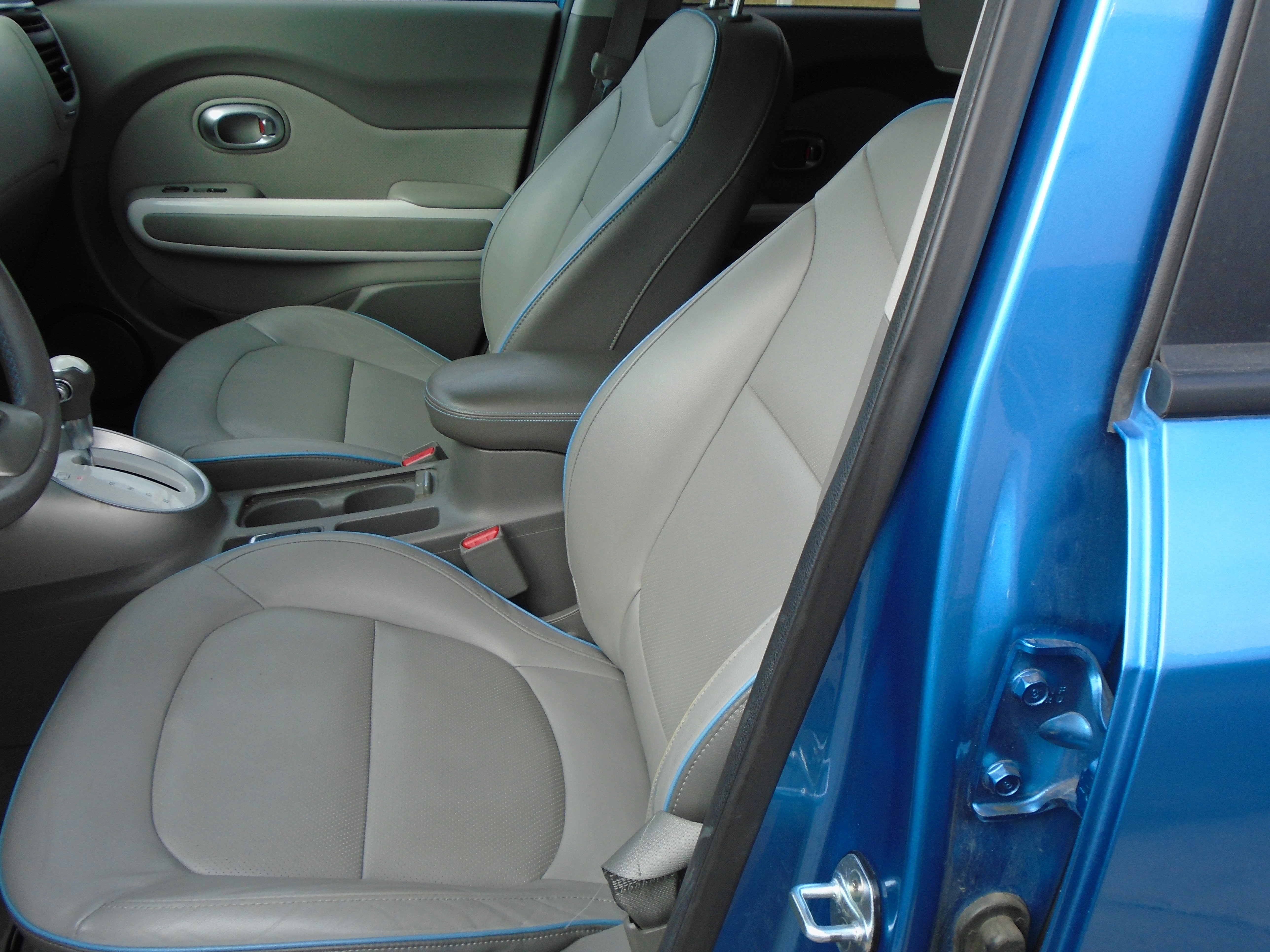 Used 2016 Kia Soul EV + image 11