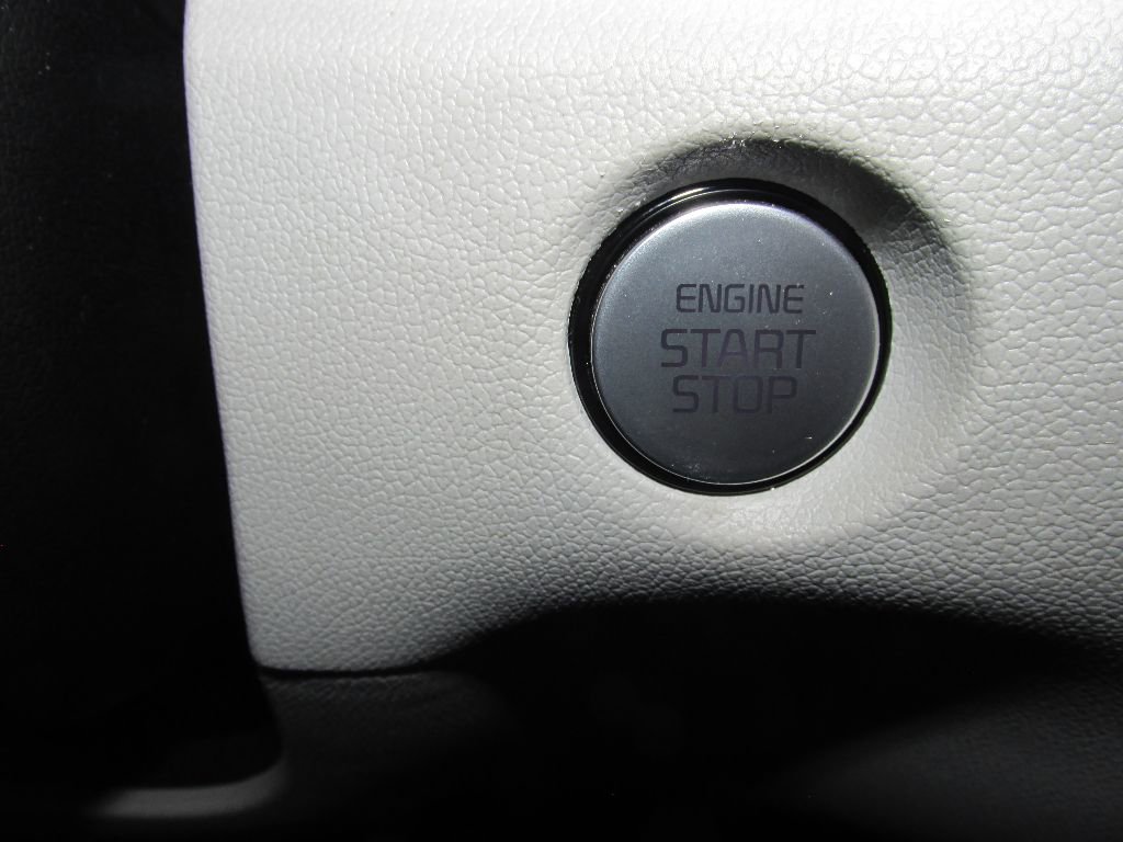 Used 2025 Kia Sorento S image 25