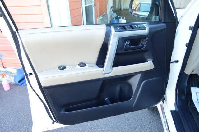 Used 2011 Toyota 4Runner SR5 AWD/4WD image 35