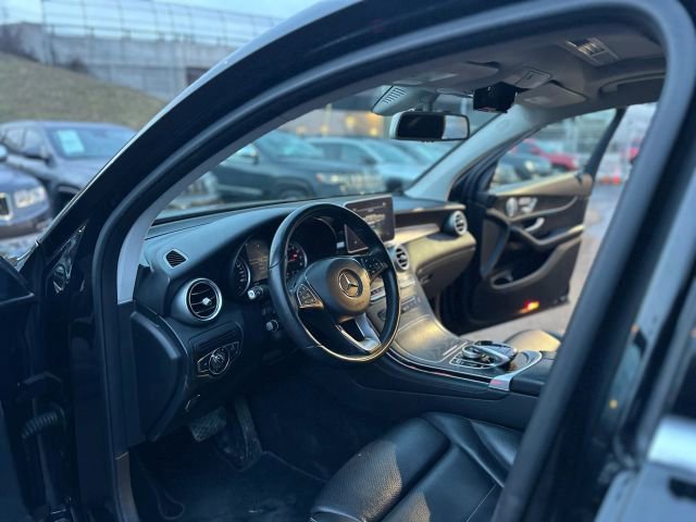 Used 2017 Mercedes-Benz GLC 300 4MATIC image 12