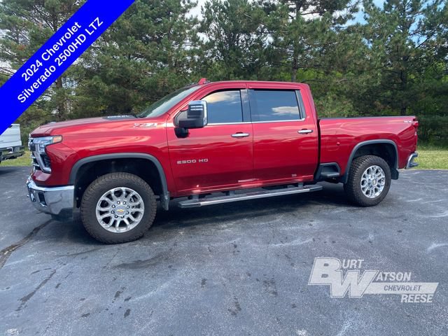 Used 2024 Chevrolet Silverado 2500 LTZ w/ LTZ Premium Package AWD/4WD image 3
