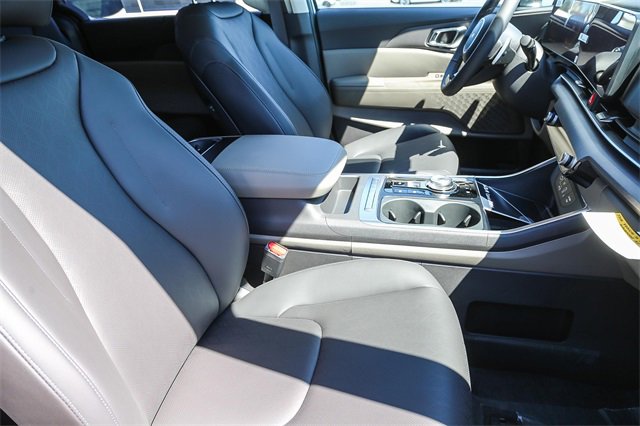 New 2026 Kia Carnival EX image 17