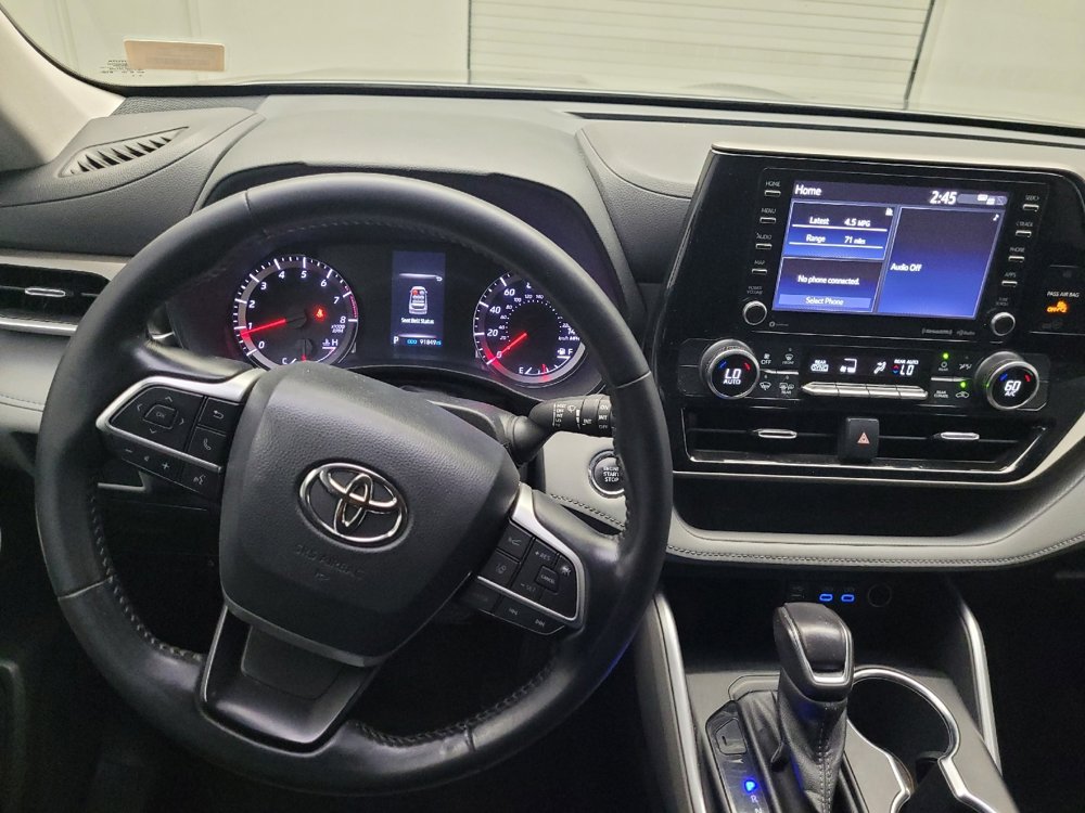 Used 2022 Toyota Highlander LE image 22