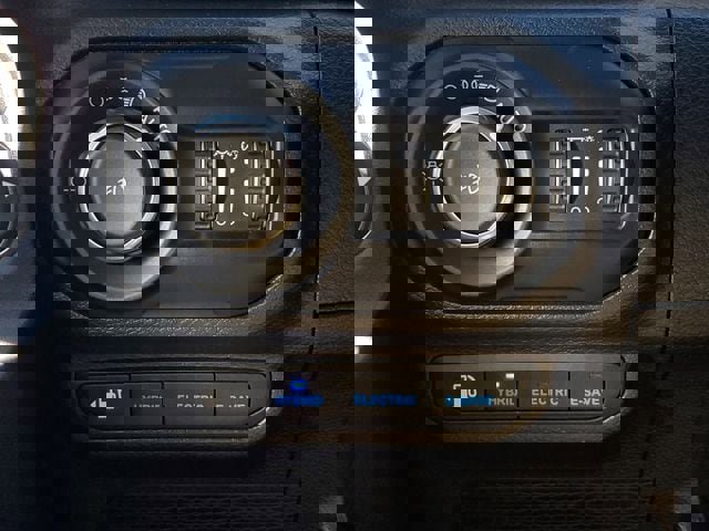 Certified 2022 Jeep Wrangler Unlimited Sahara w/ Cold Weather Group image 33