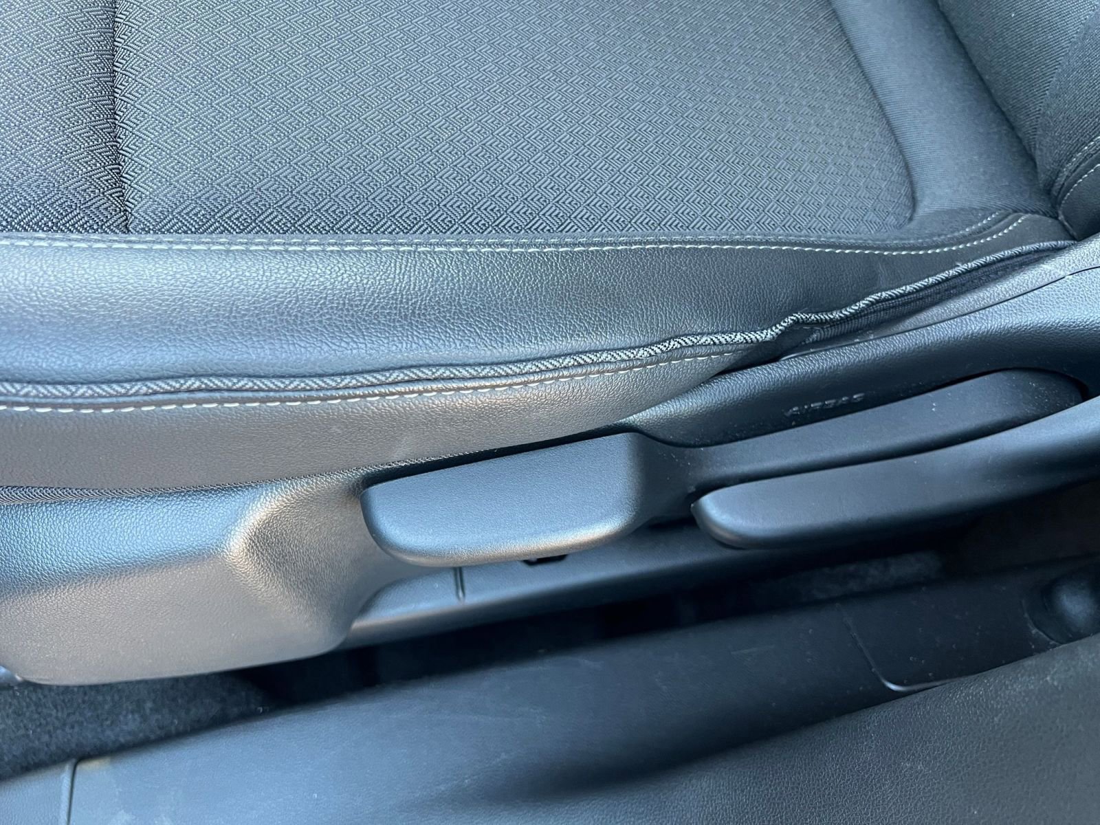 Used 2025 Buick Encore GX Preferred image 23