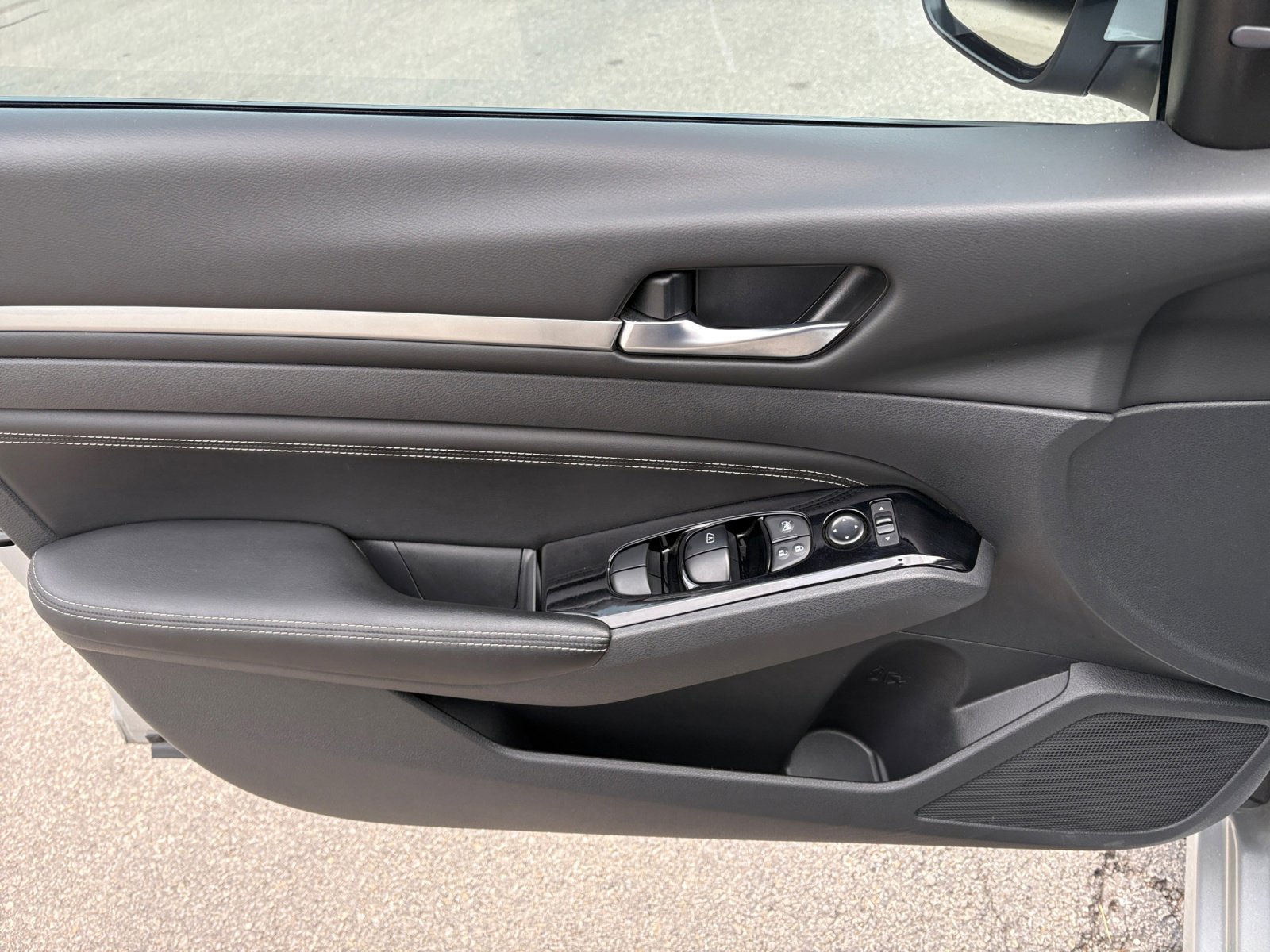 Used 2022 Nissan Altima 2.5 SV w/ SV Premium Package image 24