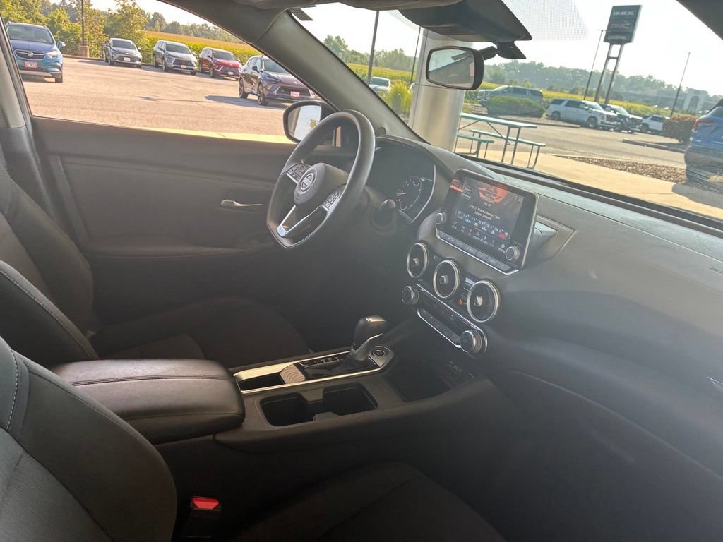Used 2025 Nissan Sentra SV FWD image 19
