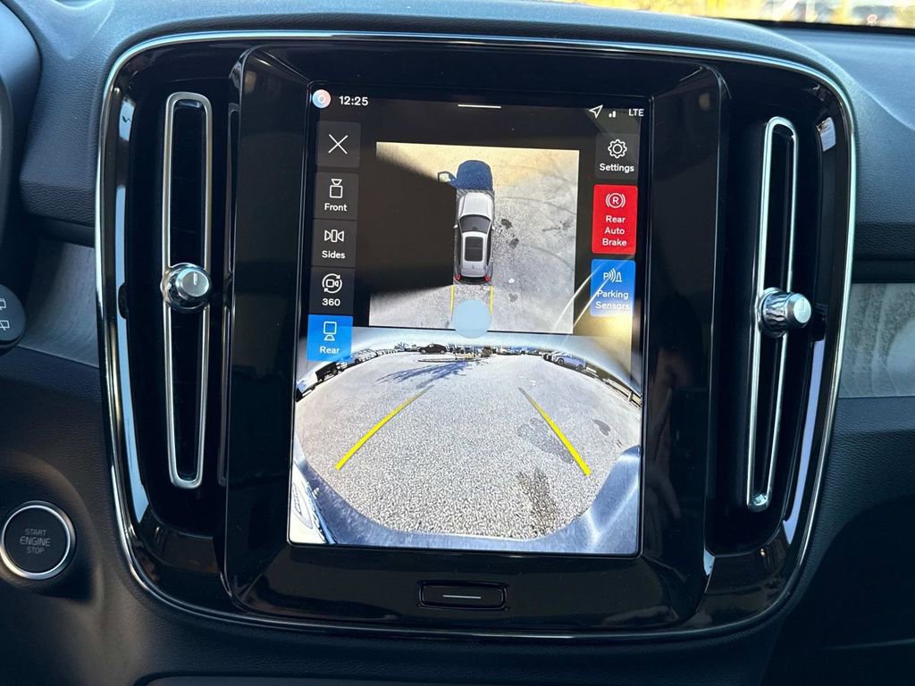 New 2026 Volvo XC40 B5 Ultra w/ Climate Package AWD/4WD image 23