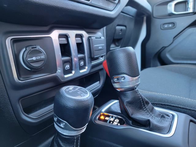 Certified 2025 Jeep Wrangler Sport image 30