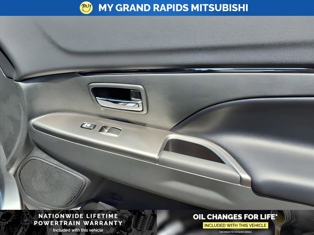 New 2025 Mitsubishi Outlander Sport SE image 12