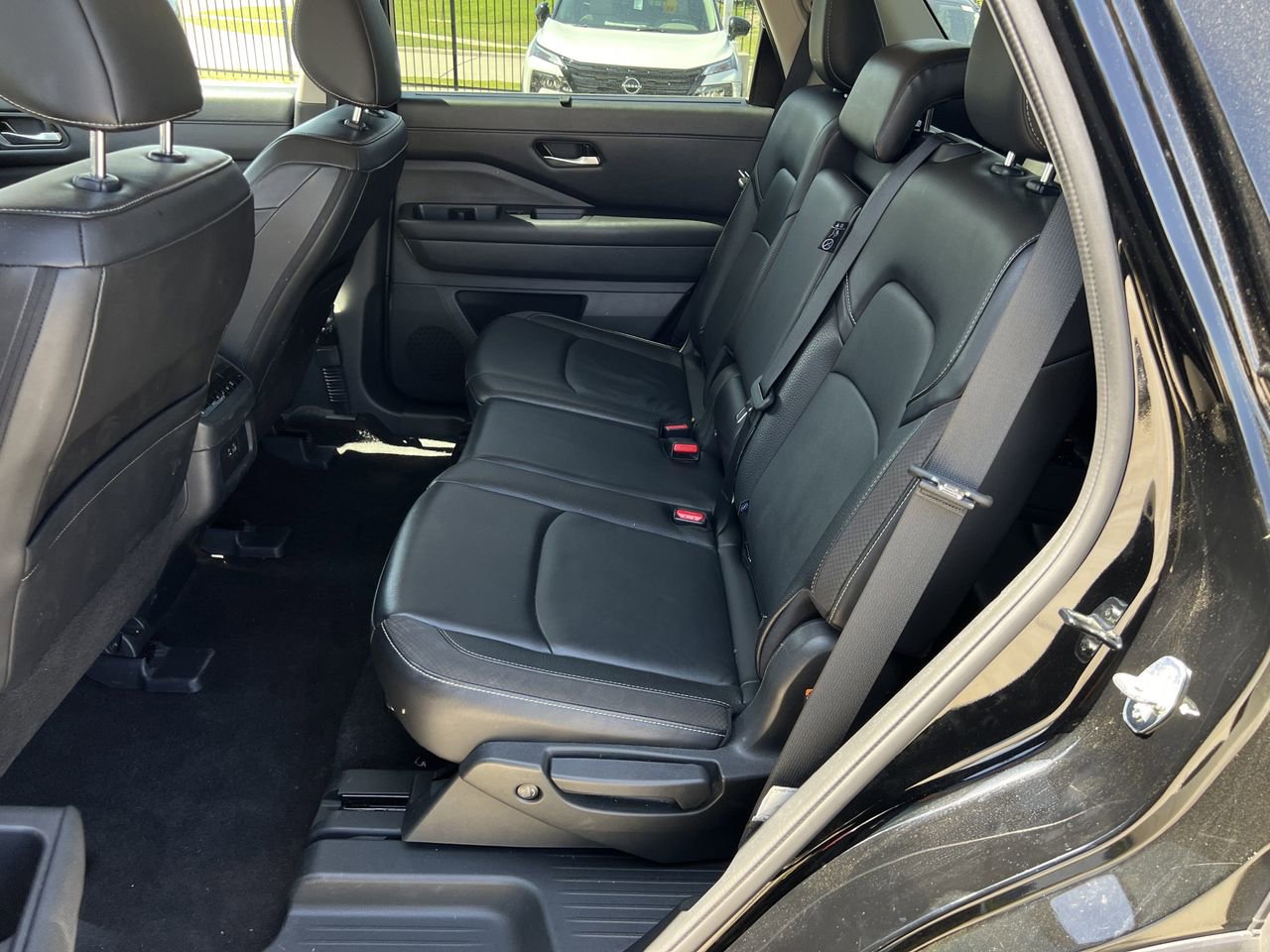 Certified 2024 Nissan Pathfinder SL image 13