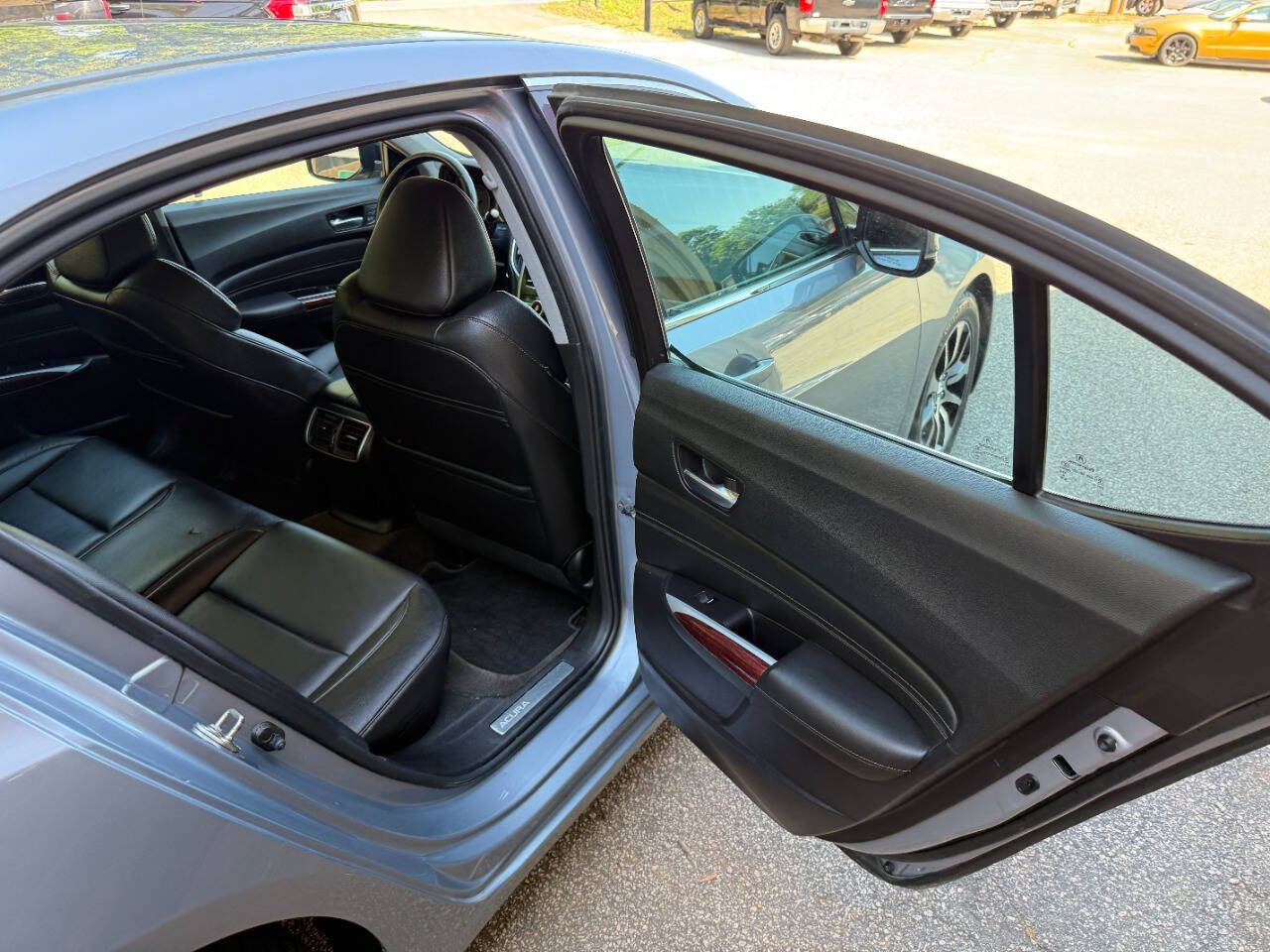 Used 2015 Acura TLX FWD image 18