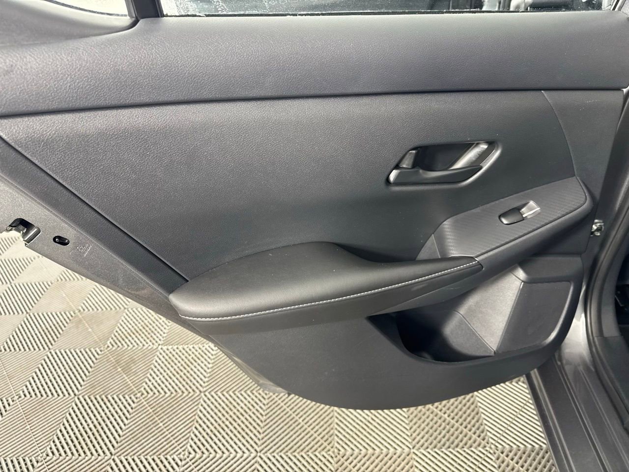 Used 2025 Nissan Sentra SV image 21