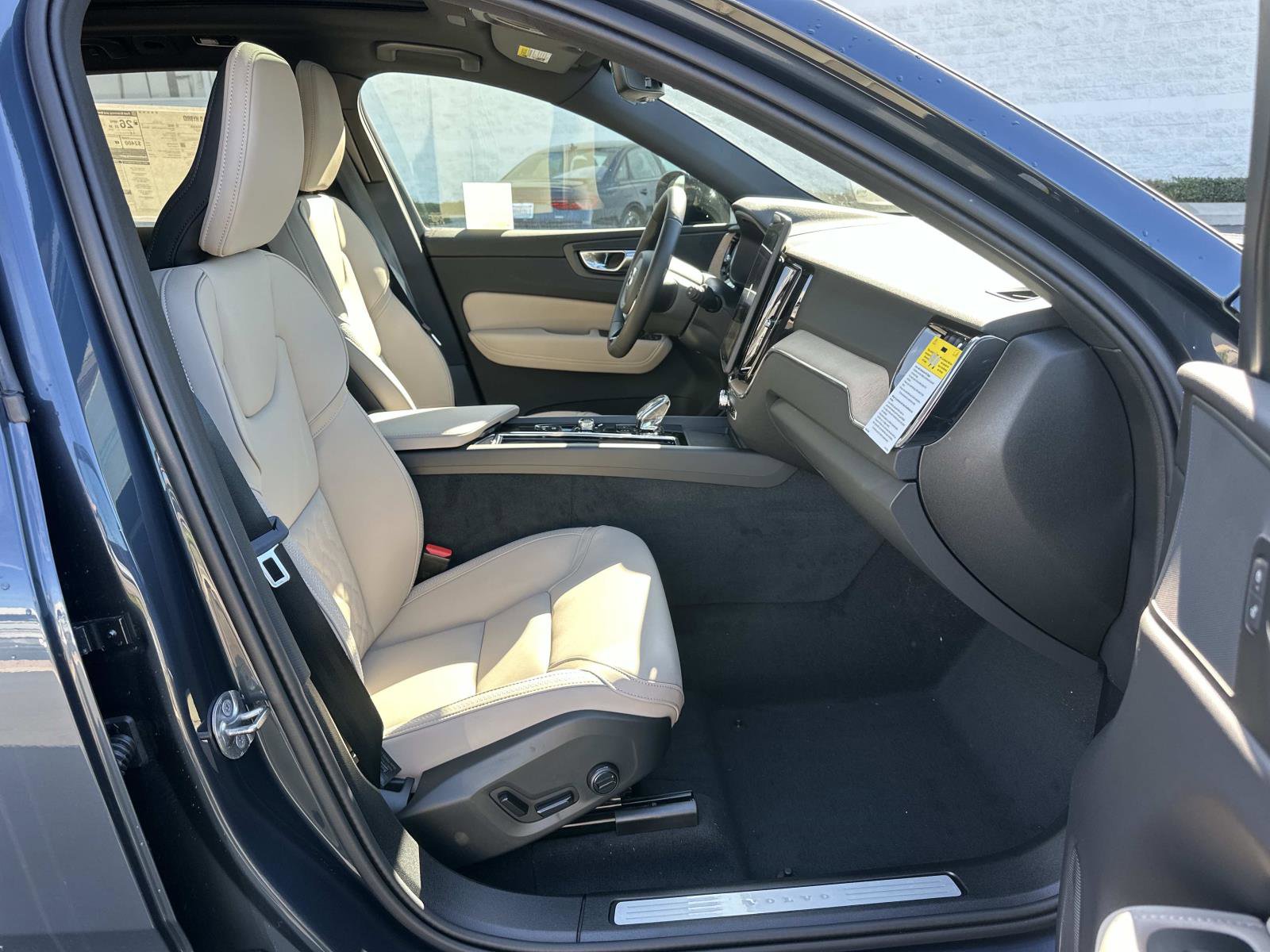 New 2026 Volvo XC60 B5 Plus w/ Climate Package AWD/4WD image 20
