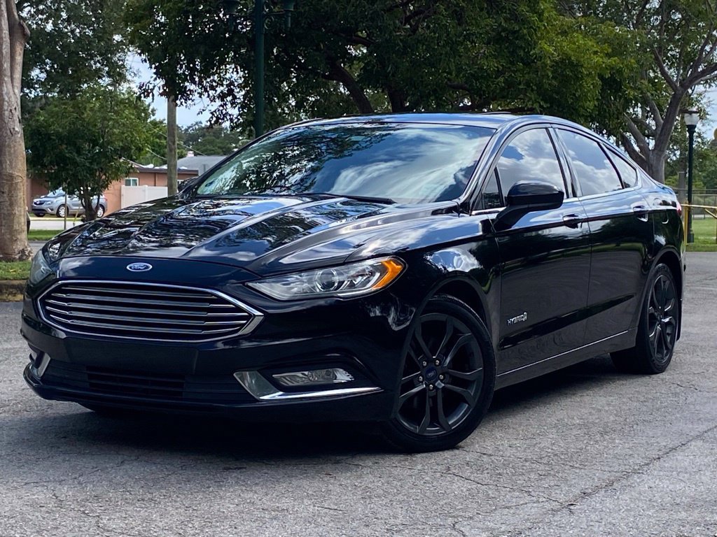 Used 2018 Ford Fusion SE w/ Equipment Group 601A FWD image 1