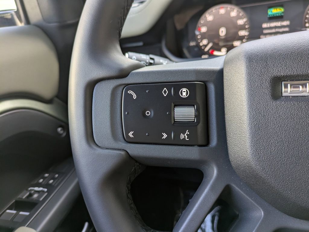 Used 2025 Land Rover Defender 110 S image 27
