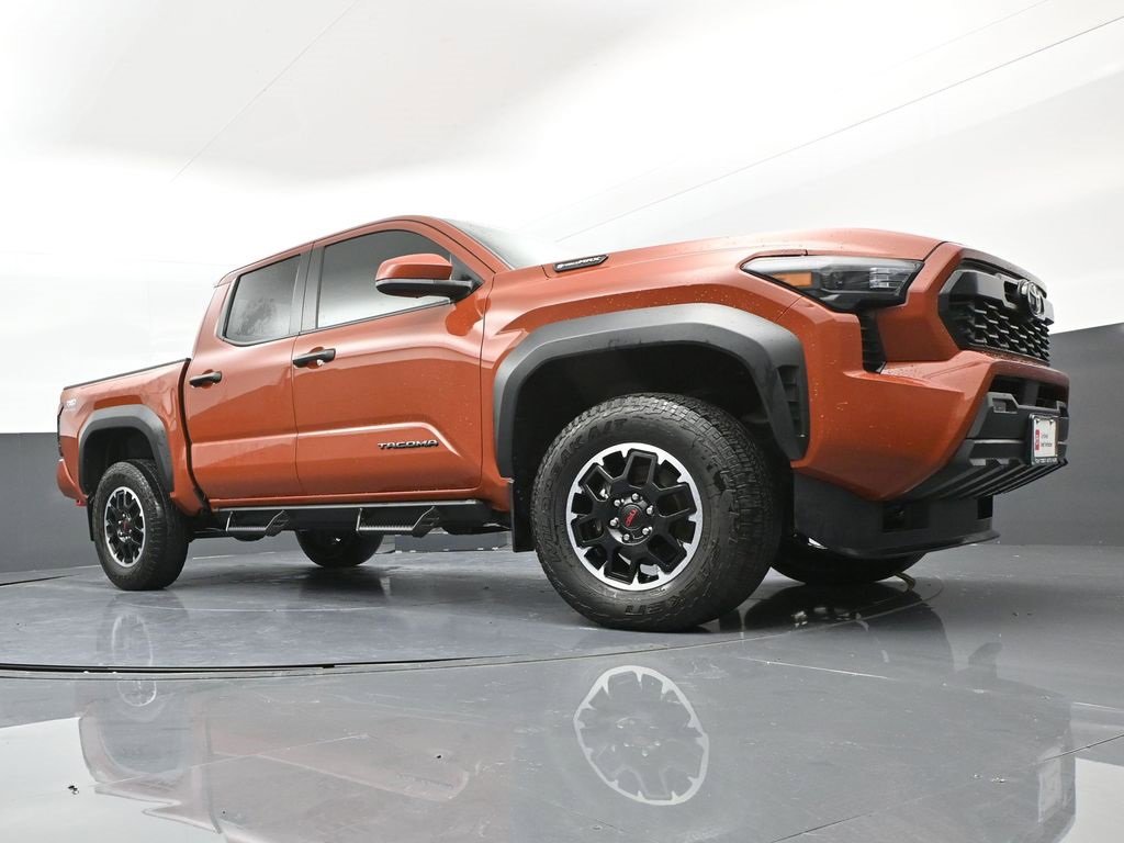 Certified 2025 Toyota Tacoma TRD Off-Road image 31
