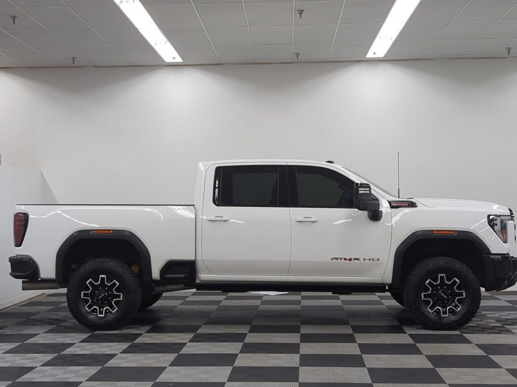 Used 2025 GMC Sierra 2500 AT4X AWD/4WD image 8