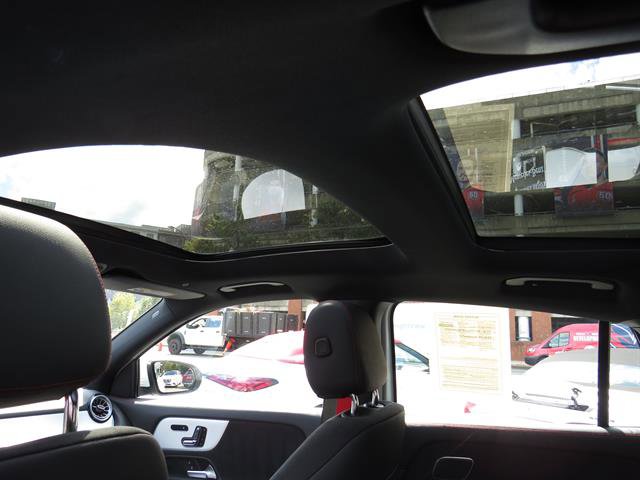 Used 2025 Mercedes-Benz GLA 35 AMG 4MATIC image 22