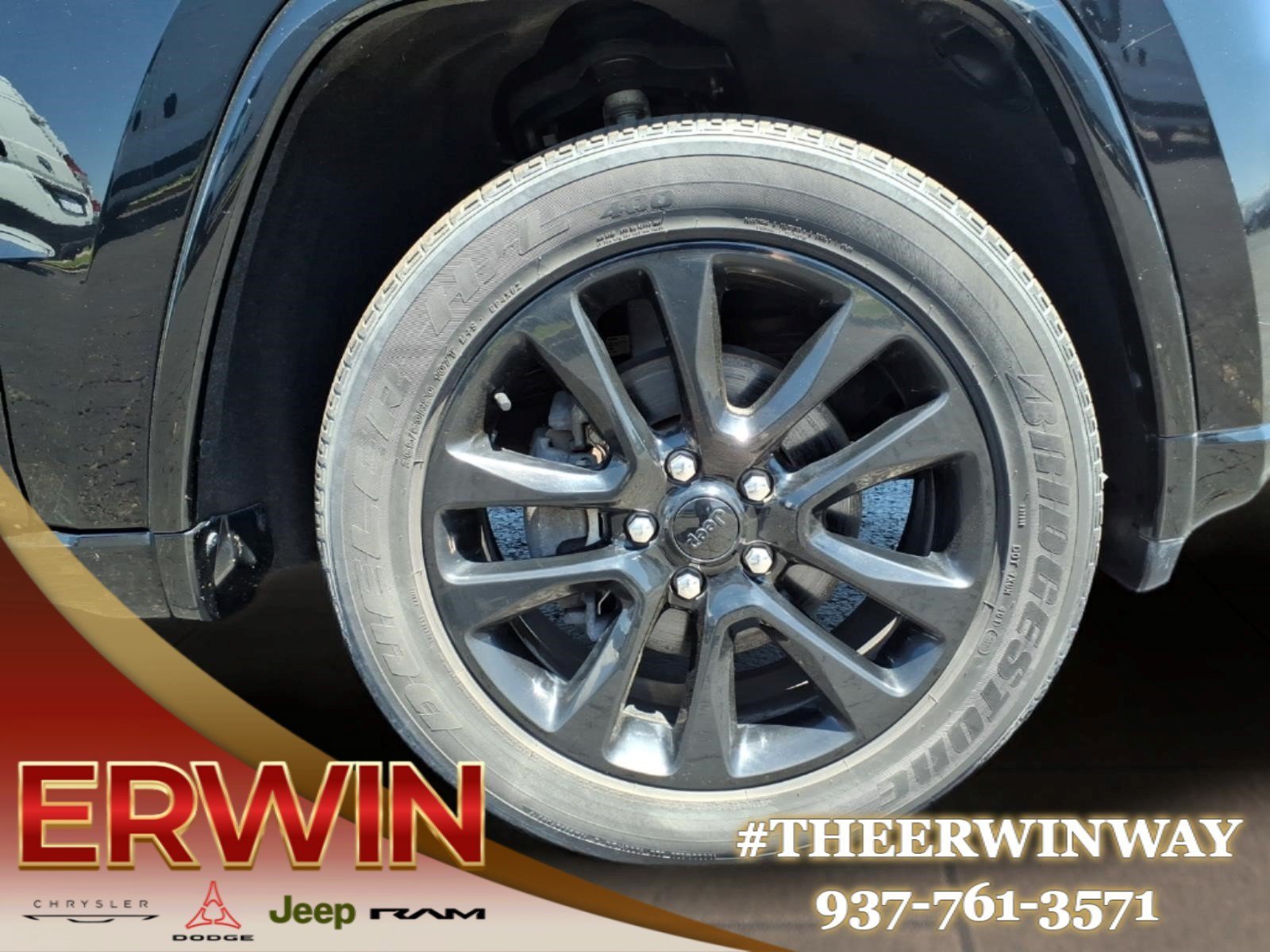 Used 2020 Jeep Grand Cherokee Altitude AWD/4WD image 9
