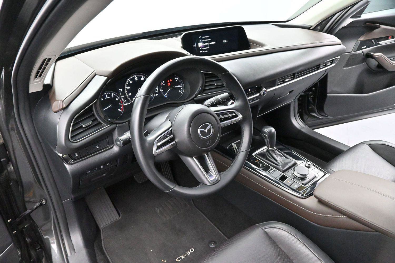 Used 2021 MAZDA CX-30 FWD 2.5 S w/ Premium Package image 16