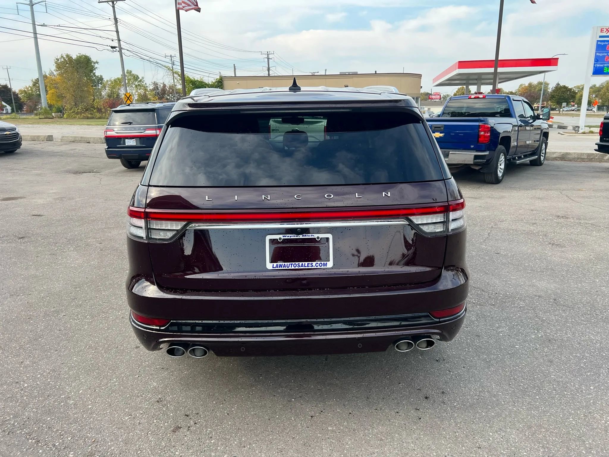 Used 2023 Lincoln Aviator Grand Touring w/ Equipment Group 301A image 4