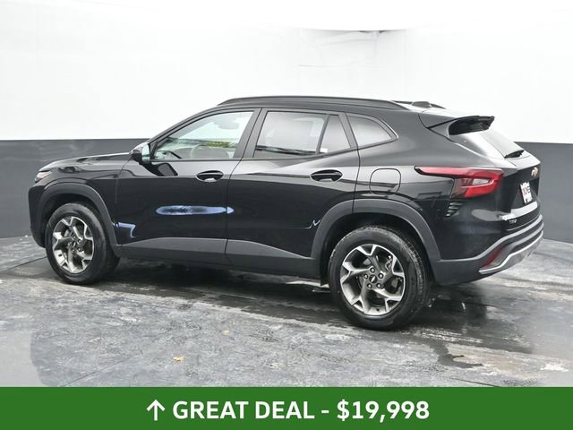 Used 2025 Chevrolet Trax LT image 8